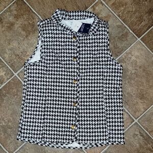 Crown and Ivy Kids Hndstooth Ruffle Neck Puffer Snap Vest